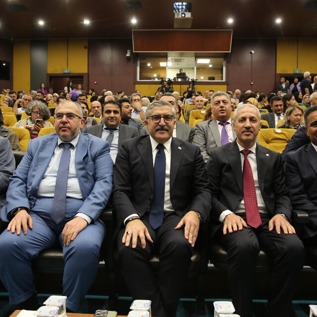 AK Parti Genel Başkan Yardımcısı Yayman, Hatay'da konferansta konuştu: