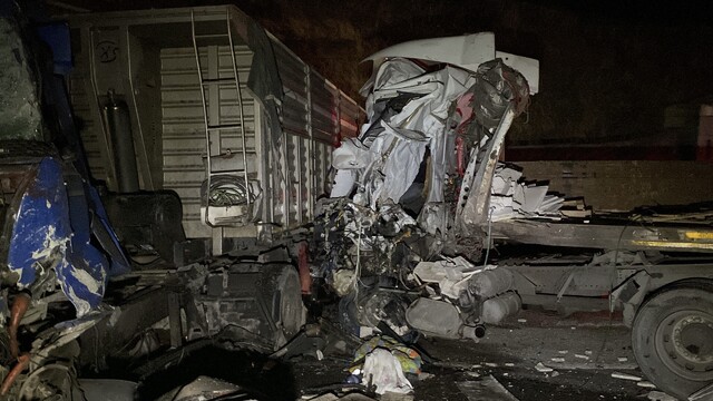 Elazığ'da 3 tır çarpıştı: 1 ölü