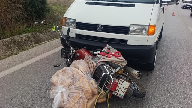 Ödemiş'te panelvanla çarpışan motosikletin sürücüsü yaralandı