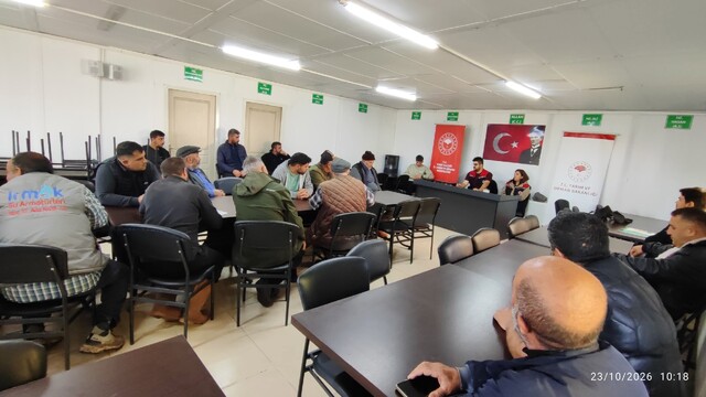 Kars'ta tarım ekipleri üreticinin sorunlarını sahada dinliyor