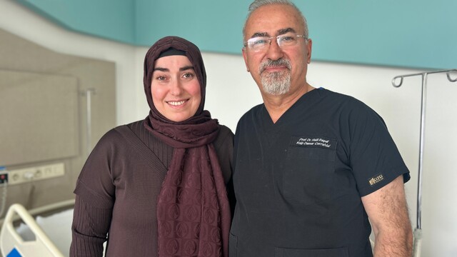 Fransa'da riskli denilen tümör Van'da ameliyatla çıkarıldı
Fransa'dan Van'a uzanan şifa yolculuğu