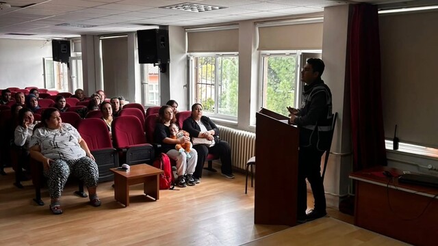 Karpuzlu'da öğrenci velileri ve okul personeline güvenlik bilgilendirmesi