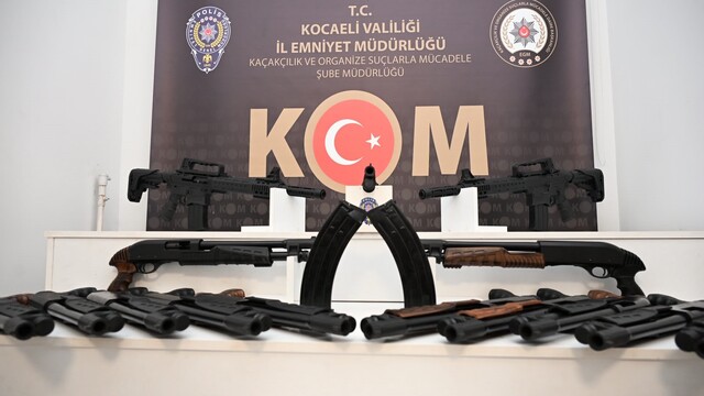Kocaeli'de 25 yivsiz av tüfeği ele geçirildi