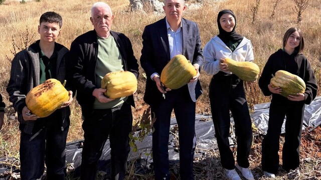 Altıntaş'ta öğrencilerin emeği kabak tatlısı oldu
