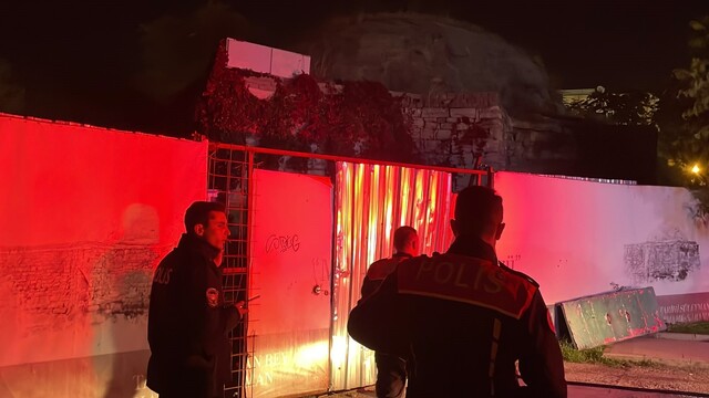 Karaman'da tarihi hamamın bahçesinde yangın