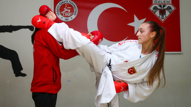 İlk uluslararası turnuvasında dünya ikinciliği kazanan genç sporcunun gözü altın madalyada