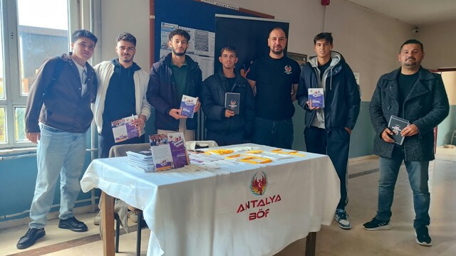 Antalya'da "Gençlerle Beraberiz" projesiyle 14 bin 638 öğrenciye ulaşıldı