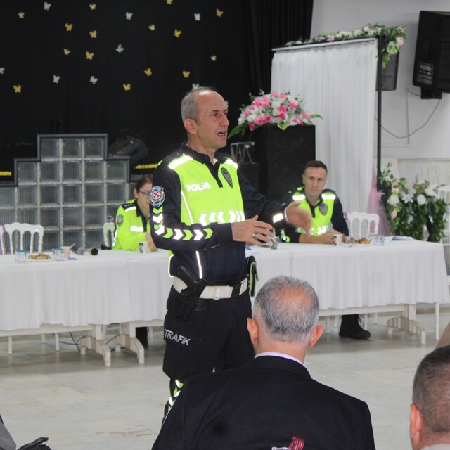 Aydın'da servis şoförleri ve rehber personellere trafik eğitimi