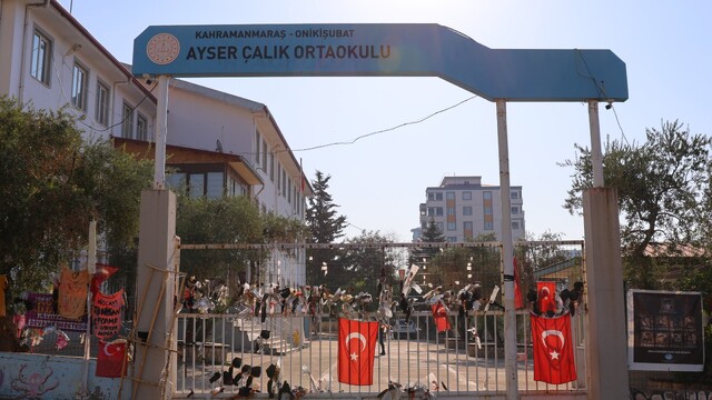 Kahramanmaraş'ta hayatını kaybeden öğrencilerin isimleri kentteki okullara verildi
Ayser Çalık Ortaokulu'nun adı Belinay Nur Boyraz Ortaokulu olarak değiştirildi