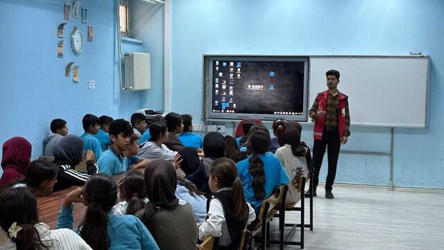 Besni'de kumar bağımlılığı ve teknoloji kullanımına karşı farkındalık eğitimi