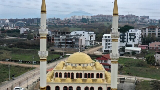 Kocaeli'de risk oluşturan minareler çelik sistemlerle yenileniyor