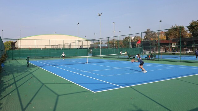 Bursa'da 29 Ekim Cumhuriyet Tenis Turnuvası düzenlendi