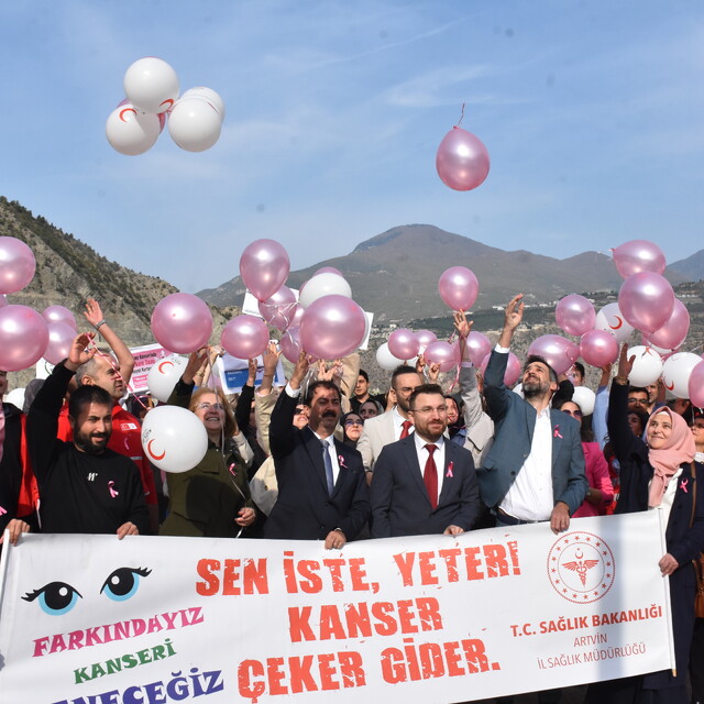 Artvin Deriner Barajı'nda "Kansere Set Çek" etkinliği düzenlendi