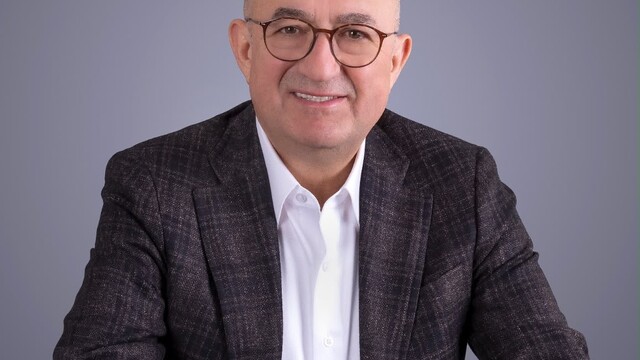 AK Partili Gider: "Bize düşen, geçmişin fedakarlıklarıyla övünmek kadar, o fedakarlıklara layık bir gelecek inşa etmektir"