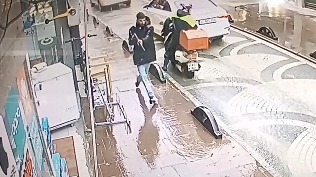 Şehrin en işlek caddesinde tüfekle rastgele ateş açtı, 4 kişi yaralandı: Olay anı kamerada