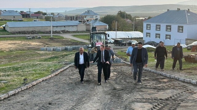 Bulanık'ta köylerin altyapı çalışmaları incelendi
