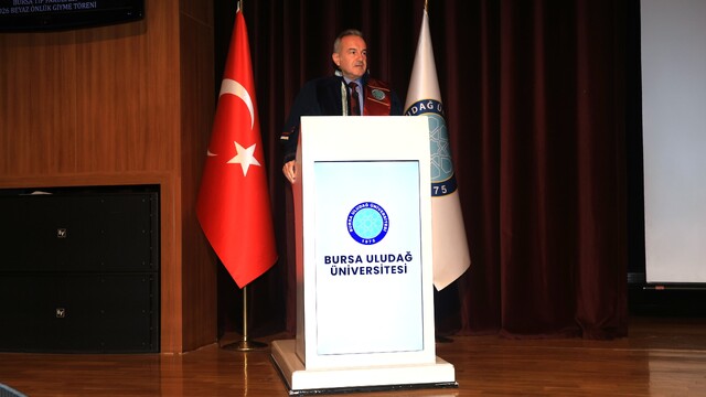 Hekim adayları beyaz önlüklerini giydi