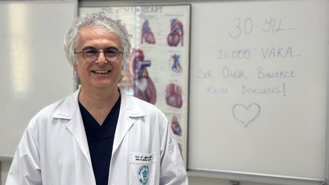 Konya'da kalp ve damar cerrahı Prof. Dr. Görmüş, 30 yılda 26 binden fazla vakaya müdahale etti