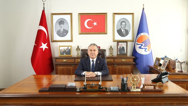 Mersin Üniversitesi Hastanesi 2026 yılında 1 milyondan fazla hastaya hizmet verdi
MEÜ Rektörü Prof. Dr. Erol Yaşar, hastanenin 2026 yılı başarılarını değerlendirdi