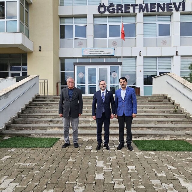 Yusufeli Kaymakamı Tan, öğretmenevinde incelemelerde bulundu
