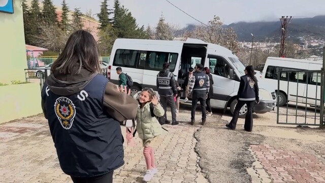 Tunceli'de okul çevrelerinde güvenlik çemberi: 4 bin 242 kişi sorgulandı