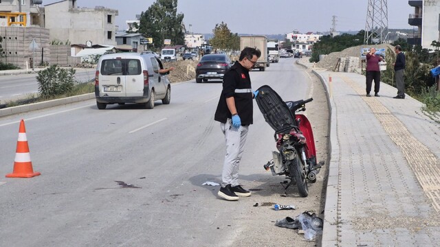 TIR ile motosiklet çarpıştı: 1 ölü, 2 yaralı