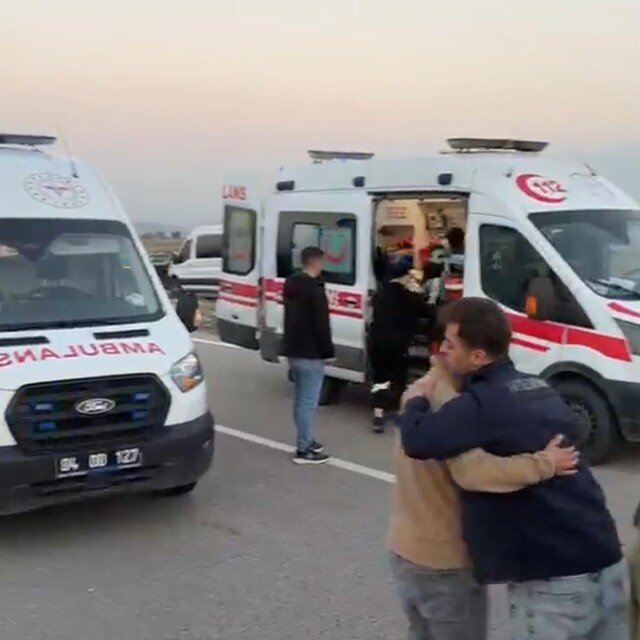 Düğün davetiyesi götürdükleri araç takla attı; 3'ü çocuk 6 yaralı