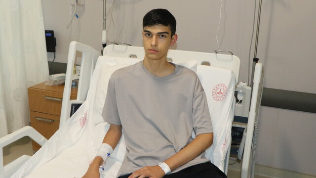 Samsun'da 17 yaşındaki hastanın göğsü ameliyatla düzeltildi