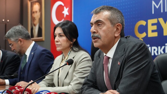 Bakan Tekin: "Sahtekarlara, hırsızlara sahip çıkan bir muhalefetle karşı karşıyayız"