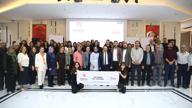 Adana'da "100 Genç, 100 Yetenek" projesi tanıtıldı