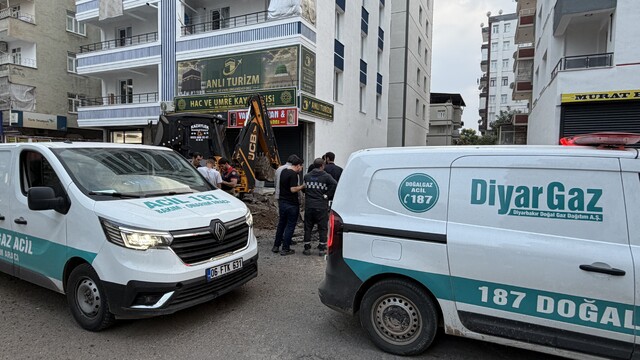 Diyarbakır'da çalışma esnasında doğal gaz borusu çatladı, ekipler harekete geçti