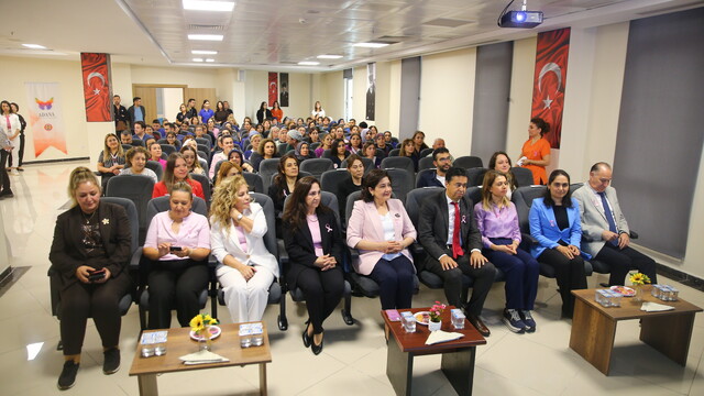 Adana'da meme kanseri farkındalık etkinliği düzenlendi