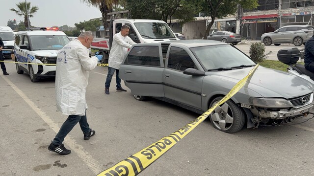 Önünü kestikleri şahsı bıçaklayıp aracının lastiklerini kestiler