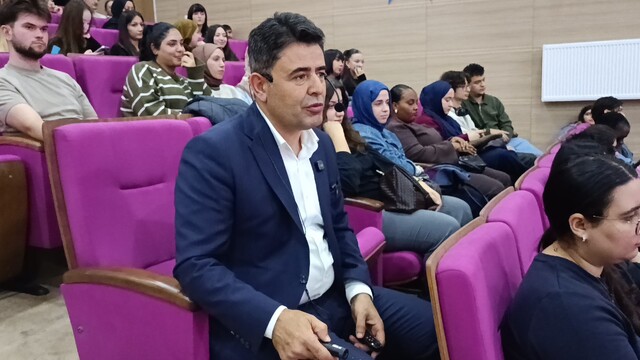 Boyraz'dan öğrencilere milli hızlı tren yorumu: "'Benim de bu trende eserim var' diyebilirsiniz"