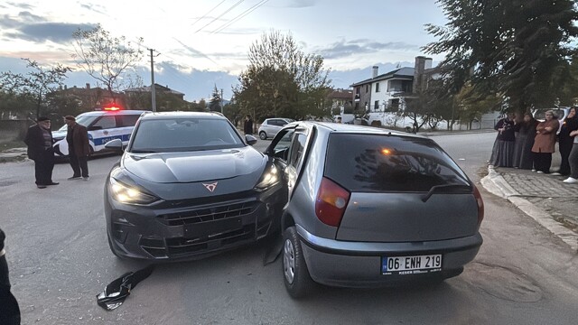 Bolu'da cip ile otomobil çarpıştı: 4 yaralı