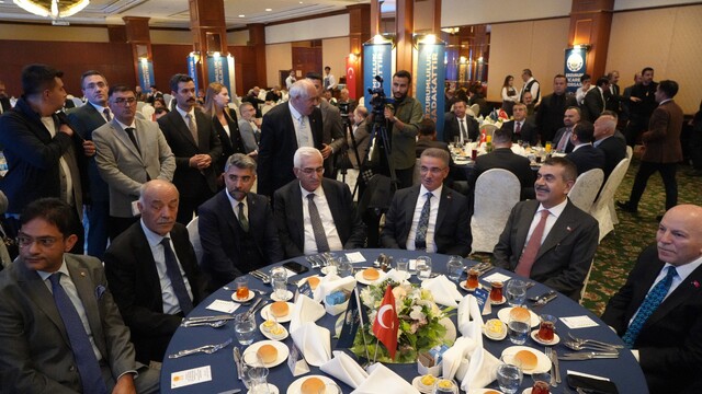 Bakan Tekin: "Ortak akıl arayışı beni mutlu etti"