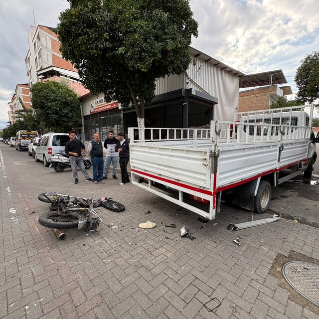 Aydın'da kamyonetle çarpışan motosikletin sürücüsü ağır yaralandı