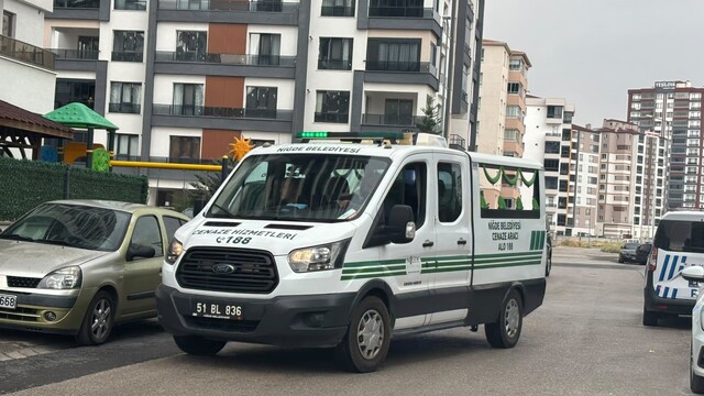 Niğde'de genç kız çatı katında ölü bulundu