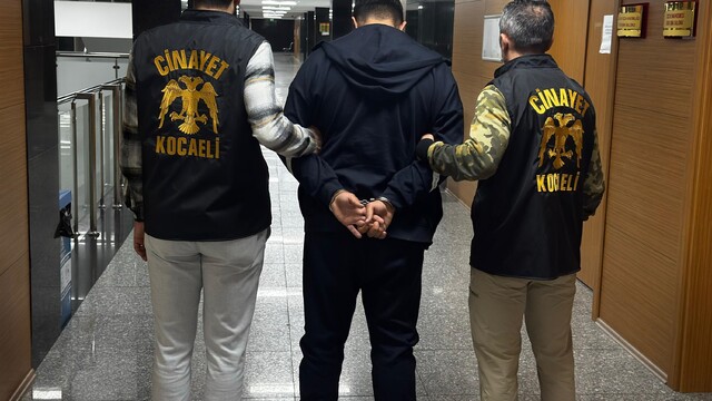 Kocaeli'de restorana düzenlenen silahlı saldırıda bir kişinin öldürülmesine ilişkin zanlı tutuklandı