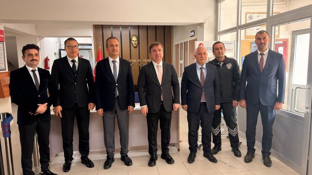 Vali Aydoğdu'dan halkla ilişkiler bürolarına inceleme