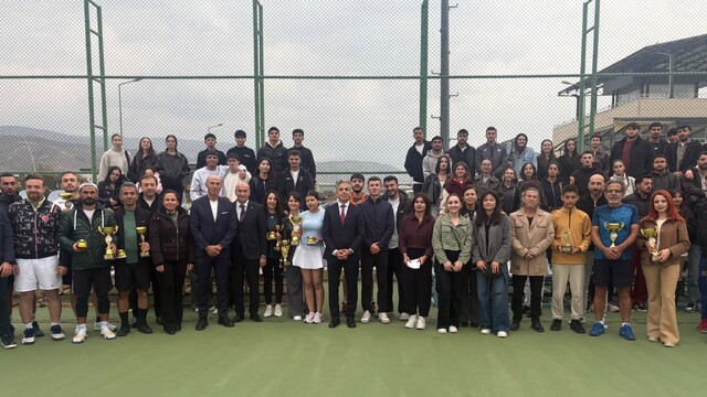 EBYÜ'de Cumhuriyet Bayramı tenis turnuvası düzenlendi