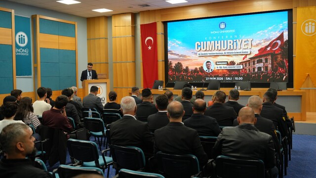Dr. Öğretim Üyesi Kara: "Cumhuriyet'in kalıcılığı anayasa hükümleri kadar dürüstlüğü, sorumluluğu, hakkaniyeti ve kamu yararını benimseyen insanların yetişmesine bağlıdır"
İnönü Üniversitesi'nde Cumhuriyet'in 103. yılı dolayısıyla konferans düzenlendi
