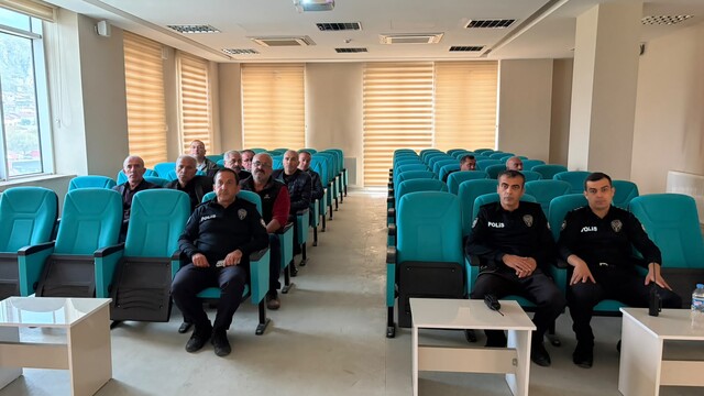 Turhal Emniyet Müdürü Gültekin mahalle muhtarlarıyla bir araya geldi