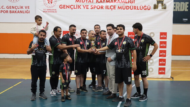 Midyat'ta Cumhuriyet Kupası voleybol turnuvası düzenlendi