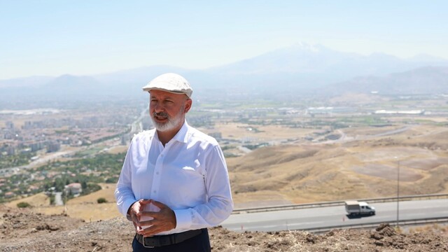 Balıkesir'deki Ulus Dağı ve ormanlar sonbaharın renklerine büründü
