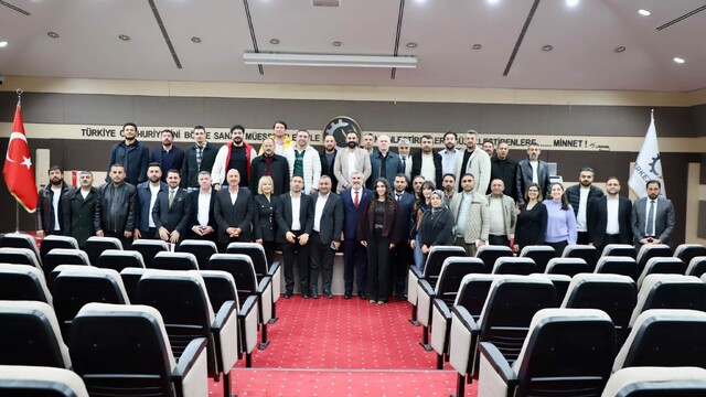 Vali Çiçek: "Değerlerimizden aldığımız güçle ülkemizi daha aydınlık yarınlara taşımak için kararlılıkla çalışmaya devam edeceğiz"