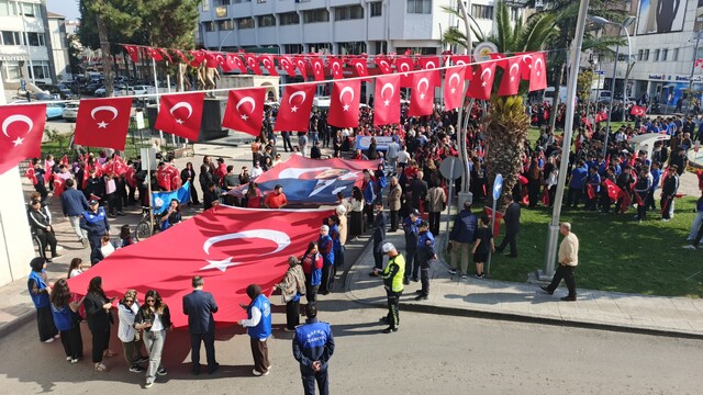 Bafra'da "Cumhuriyet Yürüyüşü"