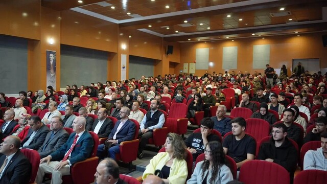 Sinop'ta Cumhuriyet'in 103. yılına özel panel