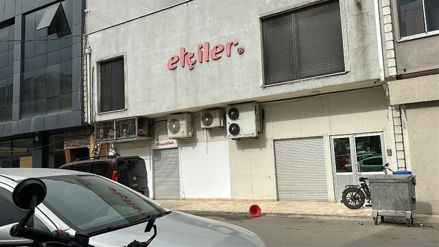 Sakarya'da bir firmanın dana sucuğunda domuz eti tespit edildi
Dana sucuğa domuz eti karıştıran firma ifşa edildi