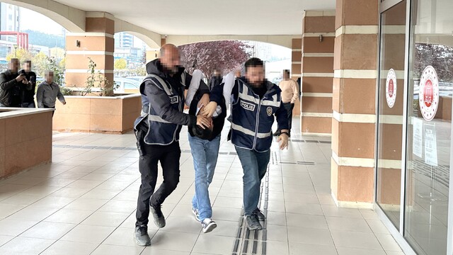 Etrafa rastgele ateş açarak 5 kişiyi yaralayan şüpheli adliyeye sevk edildi